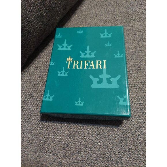 Trifari Vintage "B" Monogram Jeweled Holiday Ornament Rhinestones W/Box - Picture 6 of 6